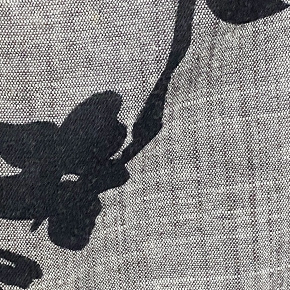 Like New! Ann Taylor Black and Gray Floral Skirt - Picture 3 of 5
